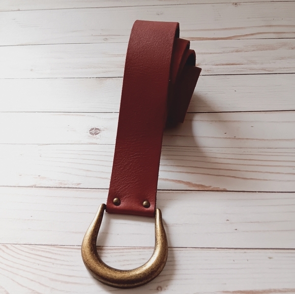 GAP Burgundy Leather Belt Brass Tone Buckle Women\'s Large